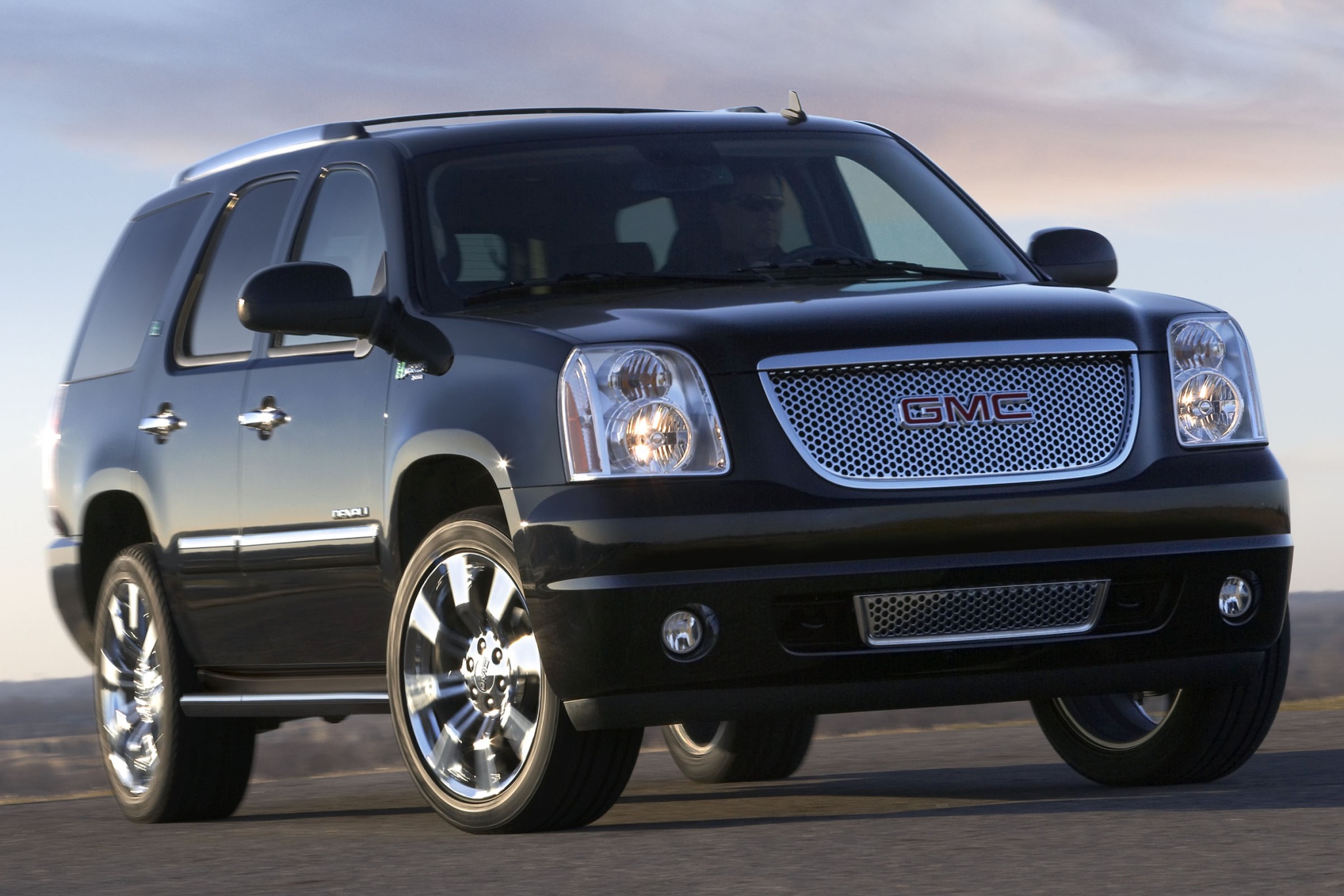 2012 GMC Yukon Hybrid VINs, Configurations, MSRP & Specs AutoDetective